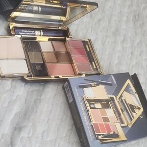 Estee Lauder Travel Exclusive Ingenious Color Palette with Detachable Compacts